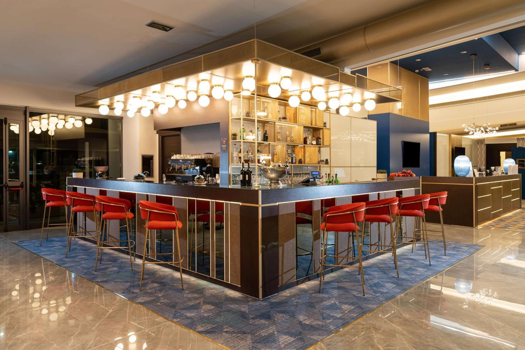 Doubletree By Hilton Milan Malpensa Solbiate Olona Hotell Exteriör bild