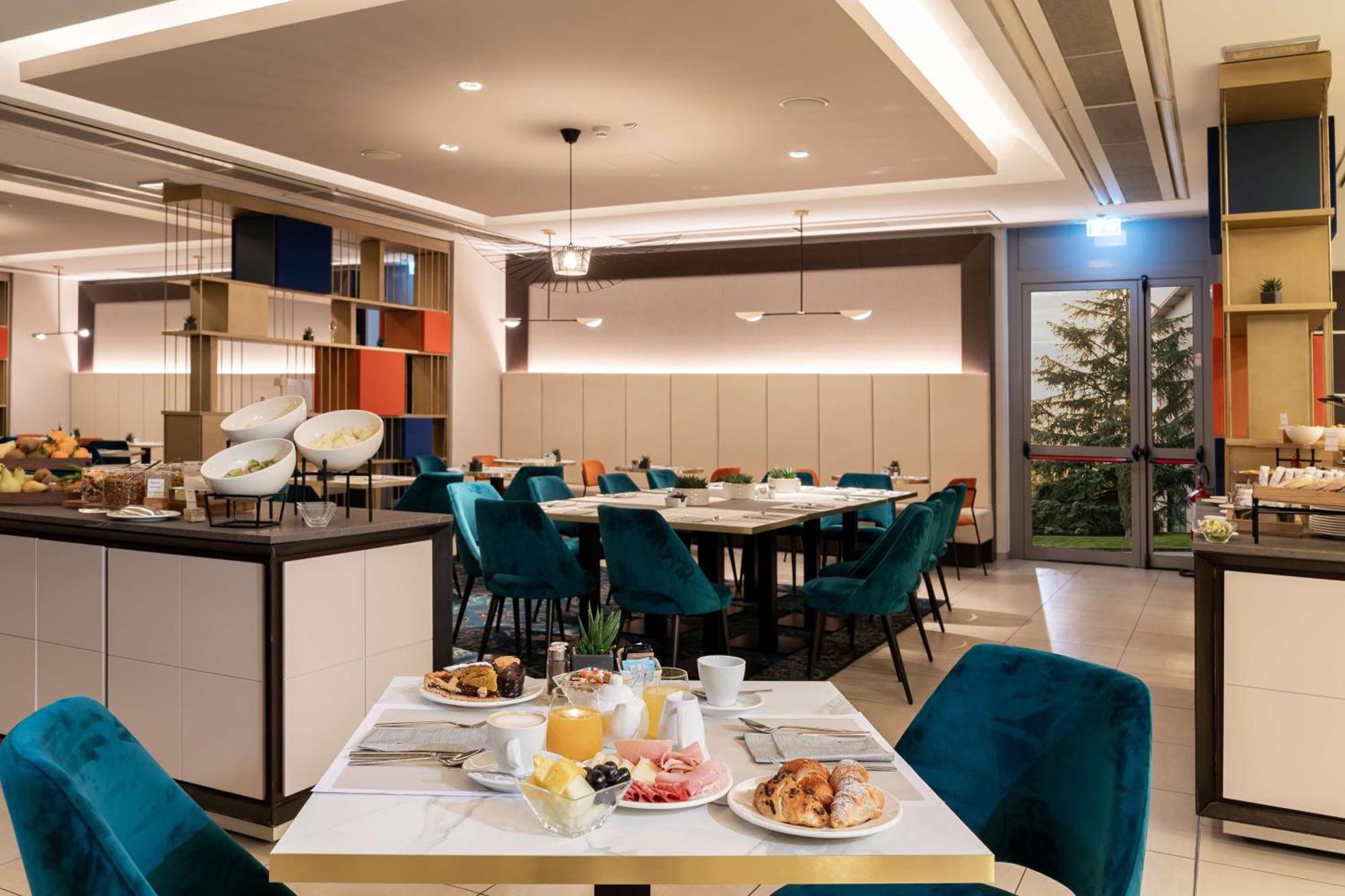 Doubletree By Hilton Milan Malpensa Solbiate Olona Hotell Exteriör bild