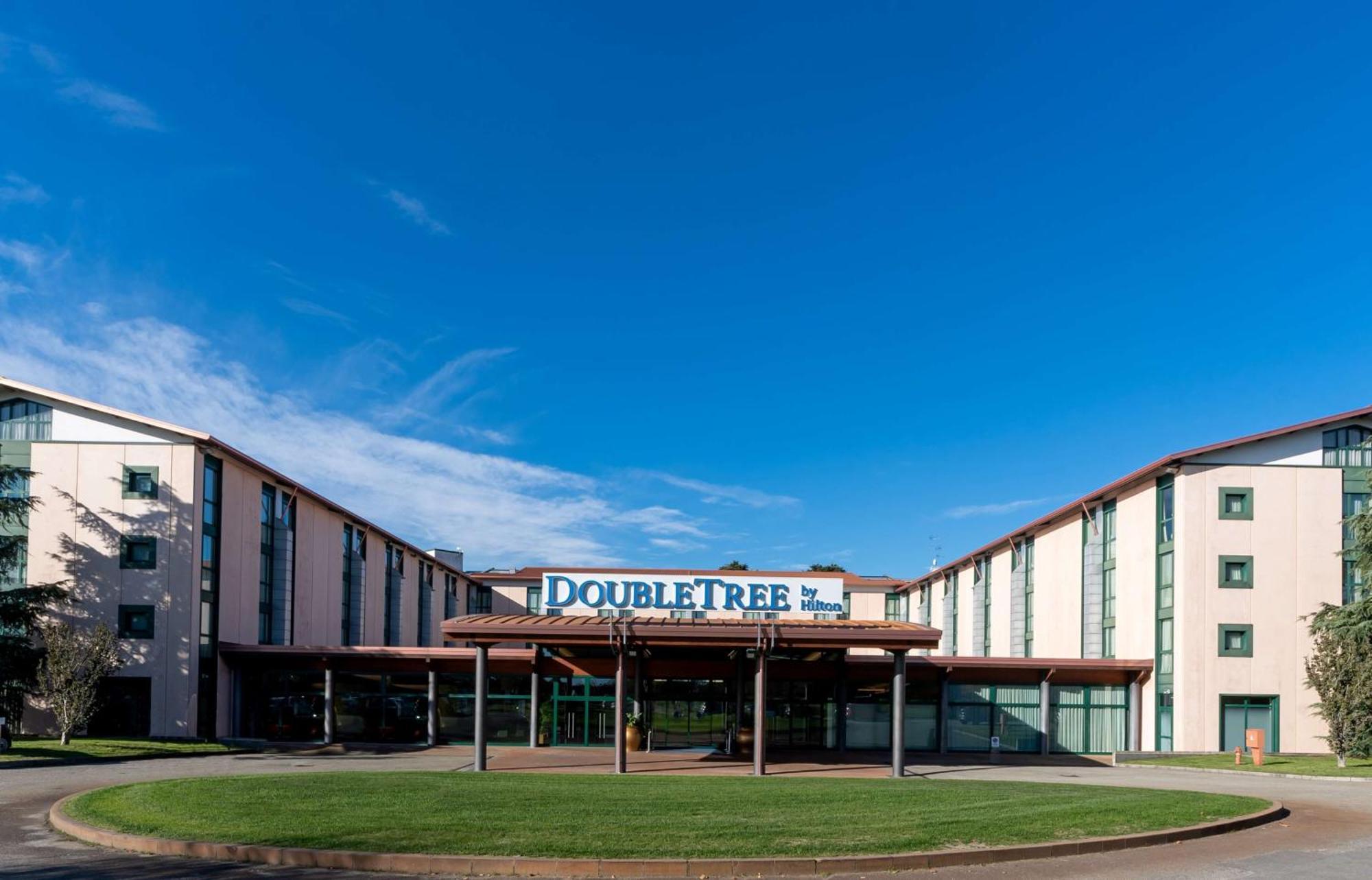 Doubletree By Hilton Milan Malpensa Solbiate Olona Hotell Exteriör bild