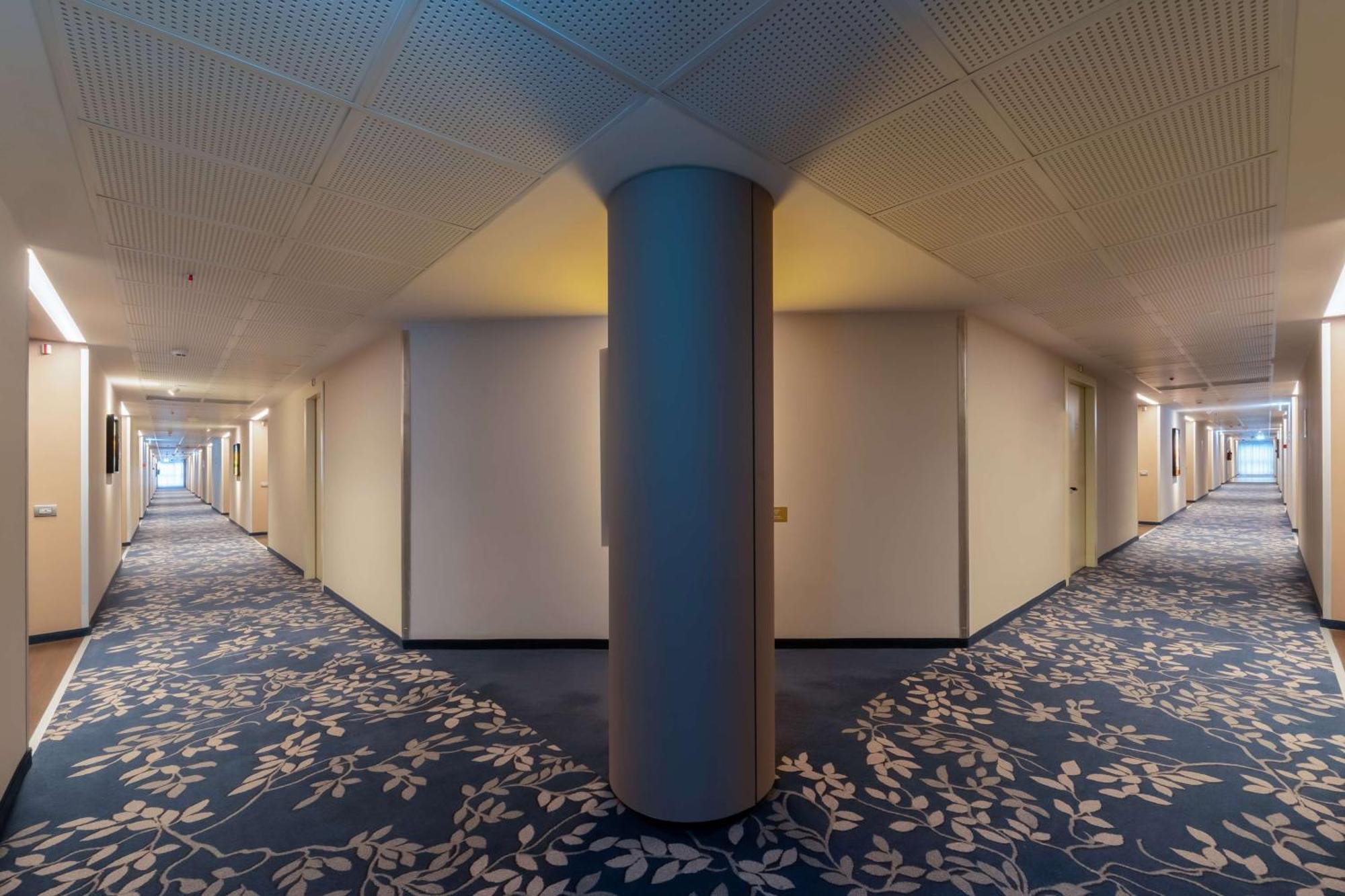 Doubletree By Hilton Milan Malpensa Solbiate Olona Hotell Exteriör bild
